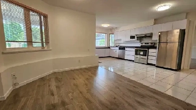 2 Beds 1 Bath Apartment deer lake park