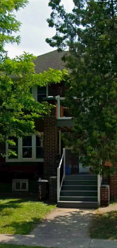 Near UofW Duplex units April or May 1st Image# 1