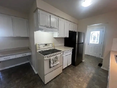 Milton 3 bed house for rent $2400 plus utilities Image# 1