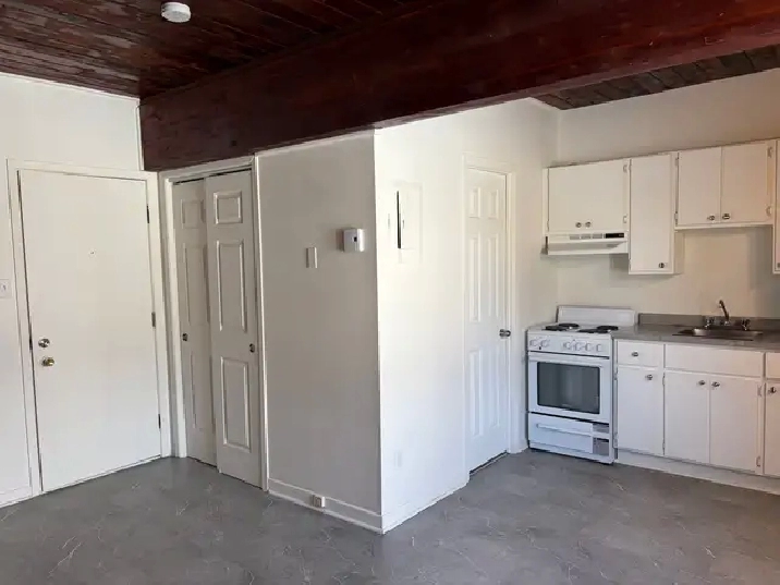 Superbe loft 1 /2, 1er étage Lévis, Libre