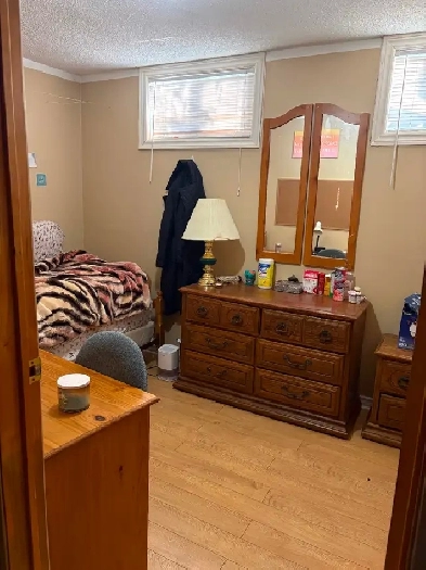 Student Sublet – Spacious Basement Room on Keats Way, Waterloo Image# 1