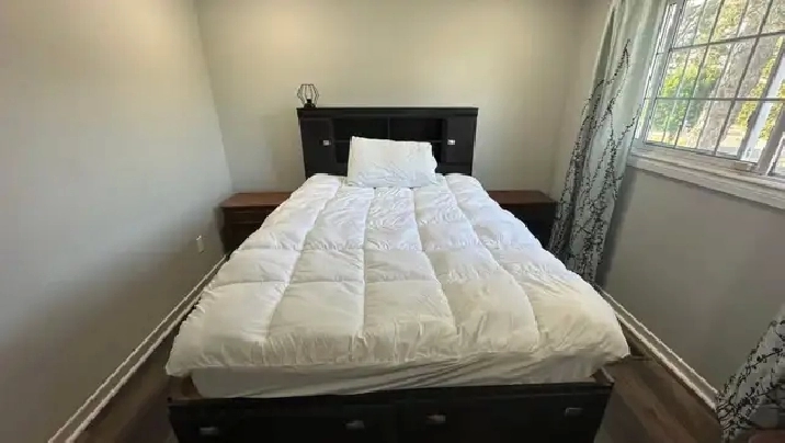 Furnished room with shared bathroom to rent for 1 person.