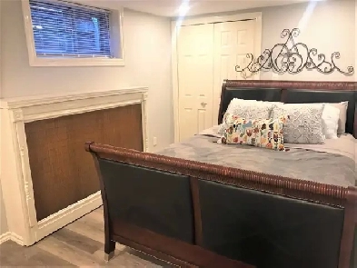 Room w/Pvt Bath apt Sharing on the Canal 5min walk to Carleton U Image# 3