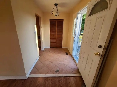 3 bedroom hose for rent in newmarket Image# 1