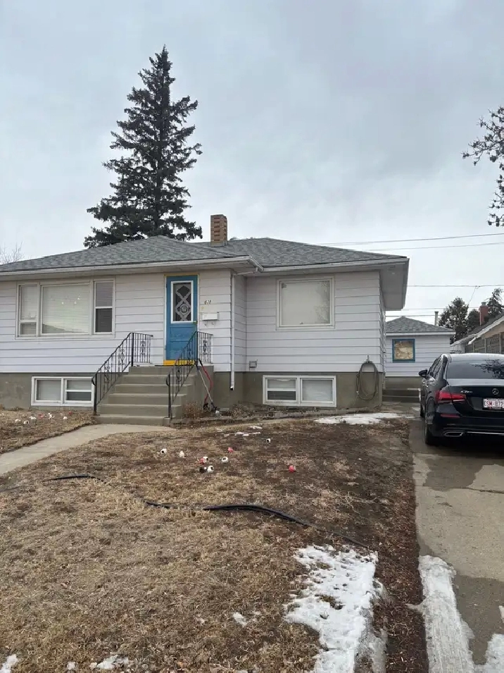 2 Bedroom Main Floor