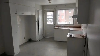 Grand 5 1/2 Ahuntsic haut duplex Image# 1