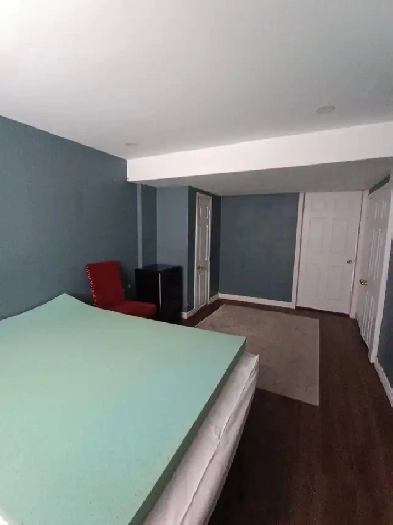 Couples Private Bedroom   Single Room   Private Exit Apartment Image# 1