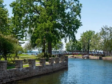 3 ½ Rénové Chauffage Eau Chaude Inclus Avril $1150 Image# 1