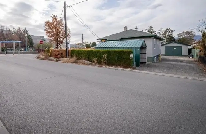 164 Holway St-basement suite