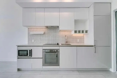 New 2bed 2bath condo near KPMG & VMC available from now Image# 1