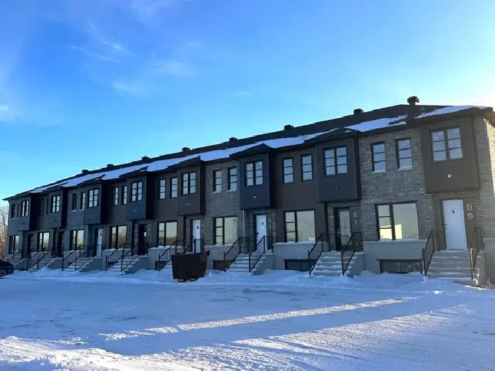 Maison de ville neuve  à louer (Saint-Jacques)