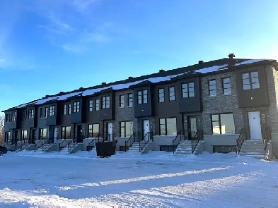 Maison de ville neuve  à louer (Saint-Jacques)