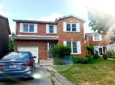 ROOM RENTAL IN HEART OF MISSISSAUGA SQUARE ONE. MALE ONLY