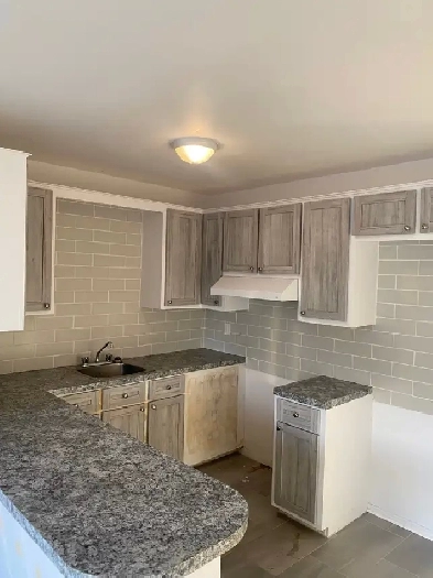 Grand 4 1/2 Image# 1