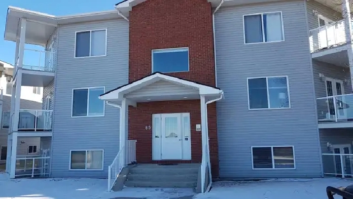 2 Bedroom Condo For Rent (Beautiful Panoramic View of Coulees)