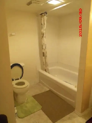 Roomnear Rundle C Train NE and Mall Image# 1