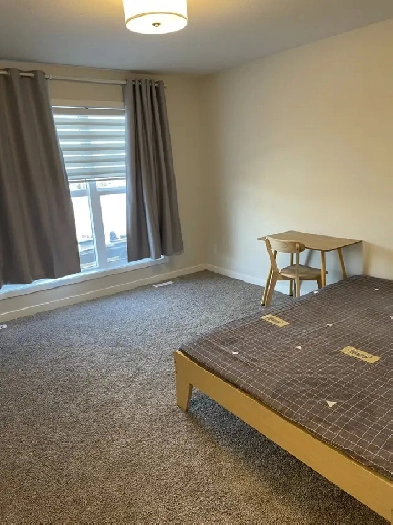 Calgary SE Master Bedroom for Rent-From May 1, 2026 Image# 4