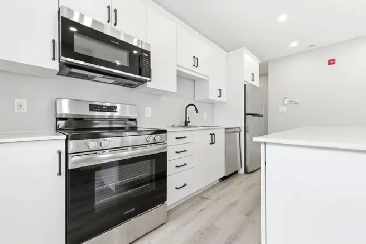 Beautiful Two Bedroom Two Bathroom Apartment