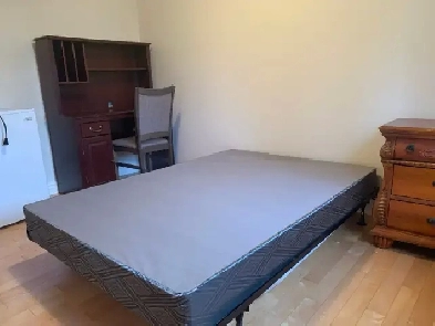 Upper floor private room in Brampton