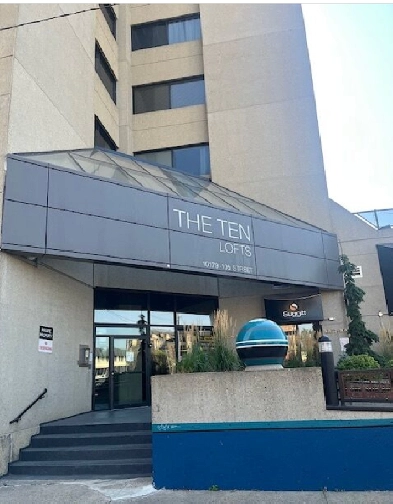 NO MONEY DOWN – EXECUTIVE LOFT – $370,000 Image# 7