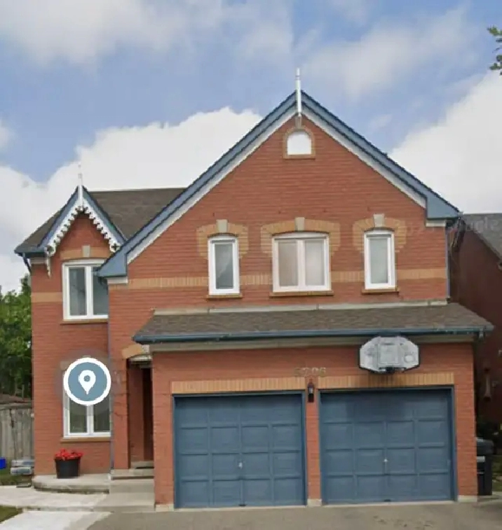 Master Room For Rent- Close Erin Mills Town Center