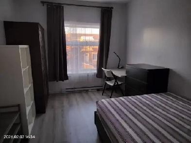 Big room,  One min to metro Monk, All included. For female only. Image# 5