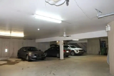 4 1/2  1er plancher  toit cathédrale - garage chauffé disp.mai Image# 1