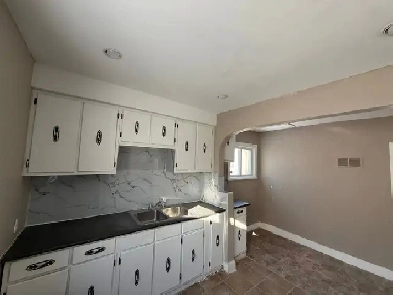 4 Bedroom 2 Full Bathroom House for Rent in St. Vital Image# 3