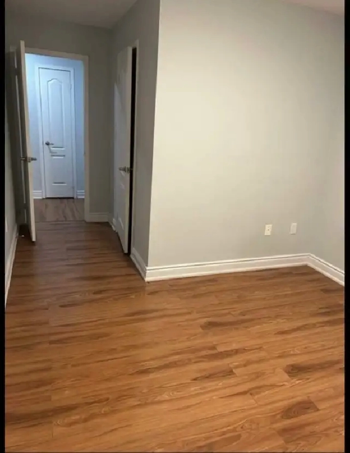 Room for rent in Mississauga for girls only