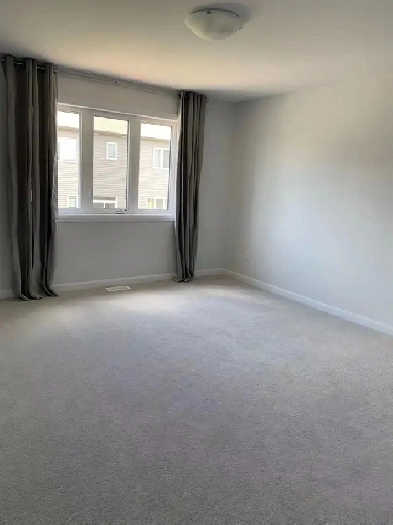 3-Bed / 2.5-Bath Modern Townhome in Barrhaven – Avail. March 15 Image# 3