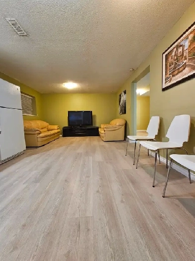 Spacious & Newly Renovated 2BR 2BA Ground Floor Suite -Killarney Image# 1