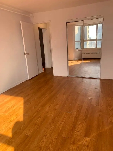 Chambre à louer room for rent downtown Image# 3