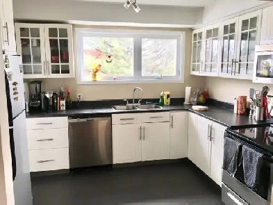 Upstairs Unit of House (2 bed, 1 bath) in Cardinal Heights! Image# 8