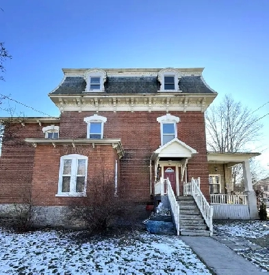 One Bedroom Apartment in Belleville $1000 All Inclusive