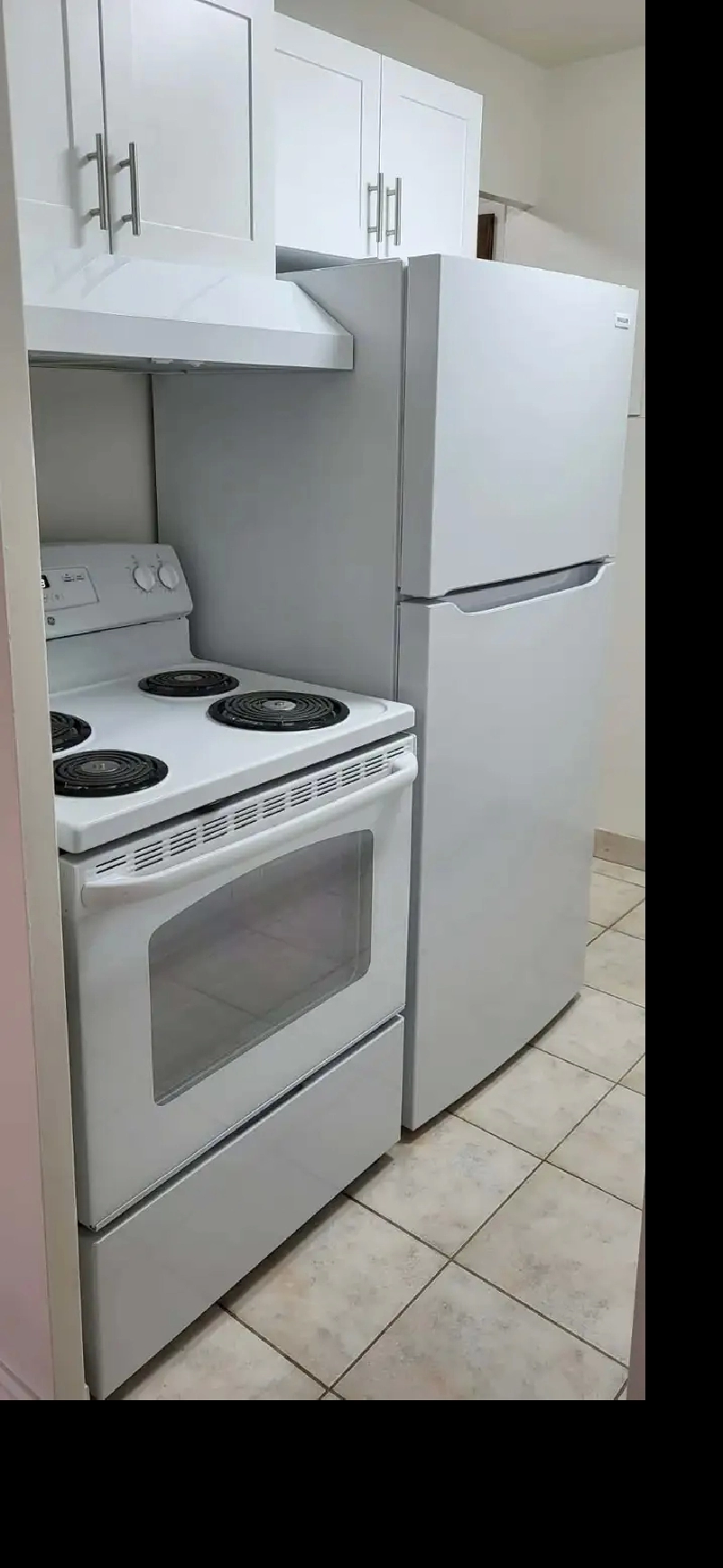 MAIN FLOOR BACHELOR APT with immediate occupancy