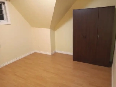 ROOM FOR RENT Image# 1