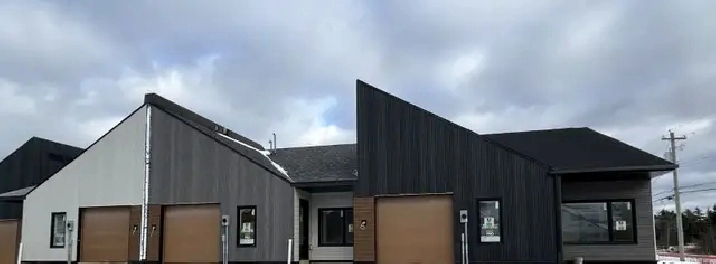 PET FRIENDLY. 2 bdrm den. in-house garage. Shiraz 50  community