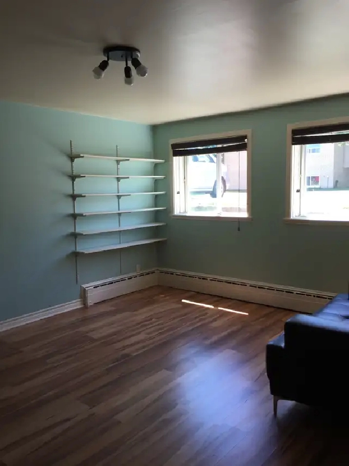 Grand 1 1/2 à deux pas de l'université Laval