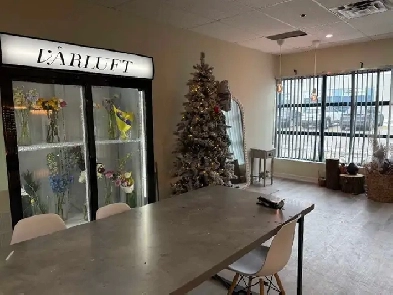 Single room for sublease in a commercial unit. Image# 6