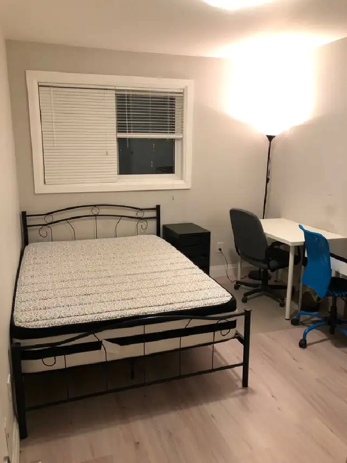 Clean,Quiet room for rent(Sheridan Park/UTMississauga)