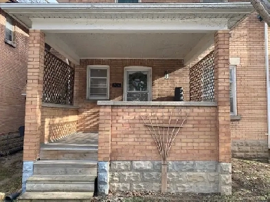 Old South one bedroom upper unit, great location! Image# 1