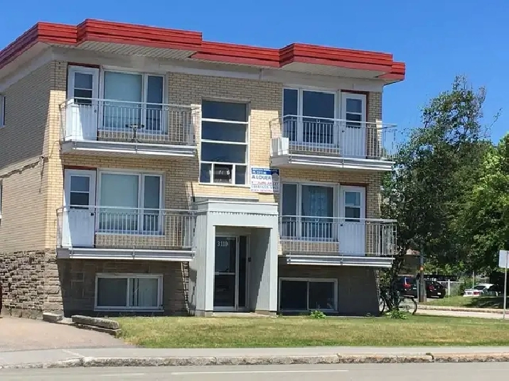 superbe 1½ rue Hochelaga Ste-Foy rénové juillet meublé