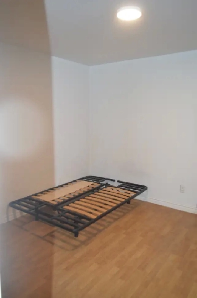 Lachine  single occupation simple Room for Rent Chambre a louer Image# 2