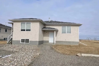 For Rent 4 plex Unit in Nanton AB