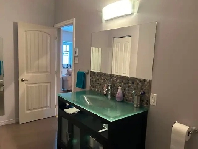 3 1/2 garage, ascenseur, Électros inclus, 1650$ 1er mai