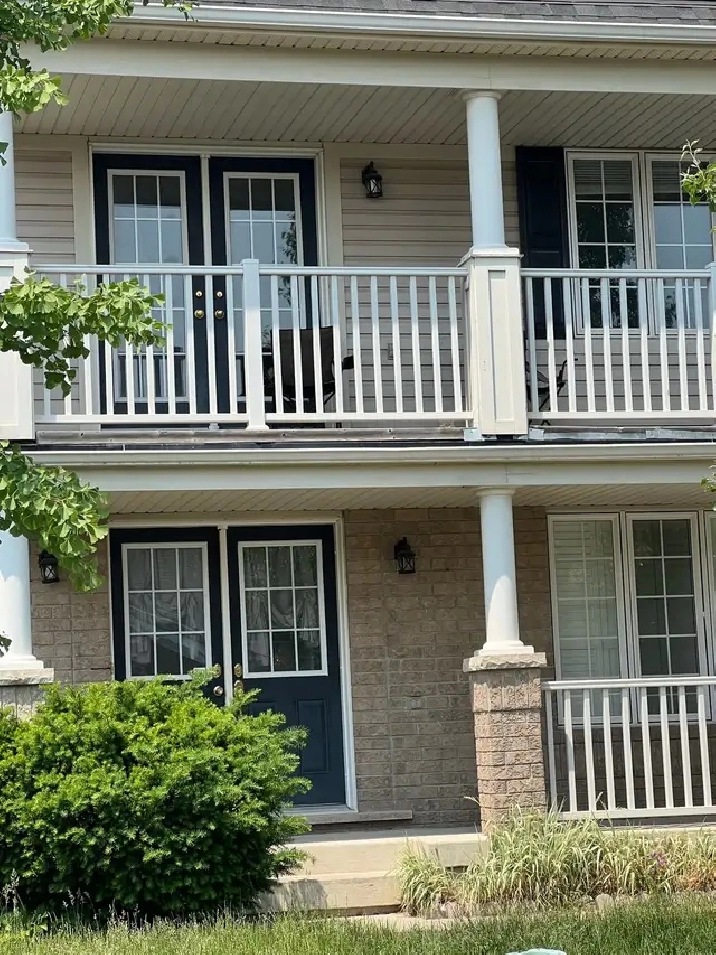 Roommate Pvt Room Upstairs in House $600