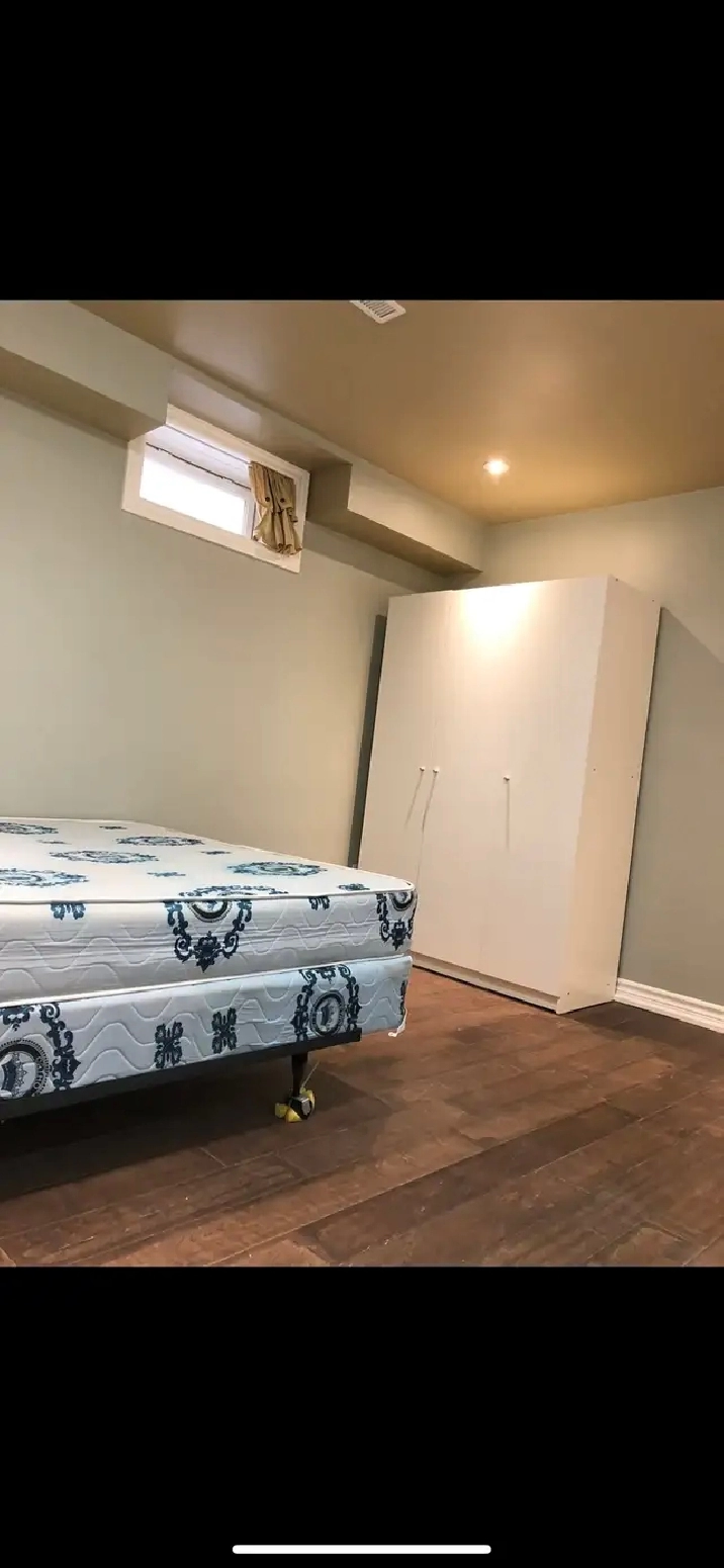 basement bedroom available from 1st of April in Brampton