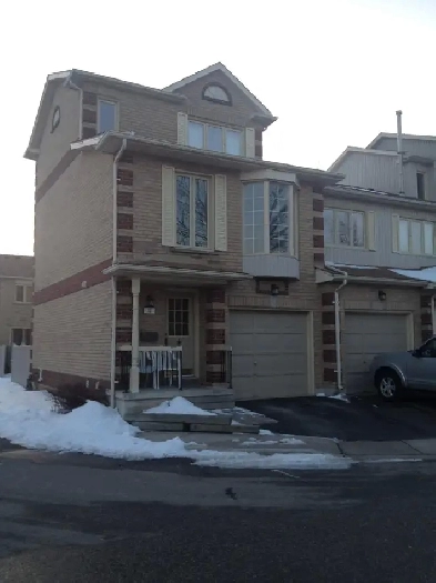 Rent 4-Bedroom Townhouse – Perfect for Students