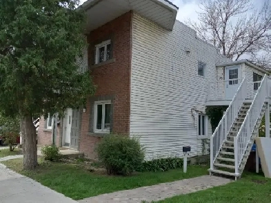 Sainte Anne de Bellevue 3 1/2 Image# 1