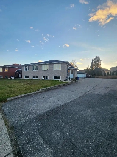 Apartment Available Immediately - 3 Bedroom Hanmer Image# 5